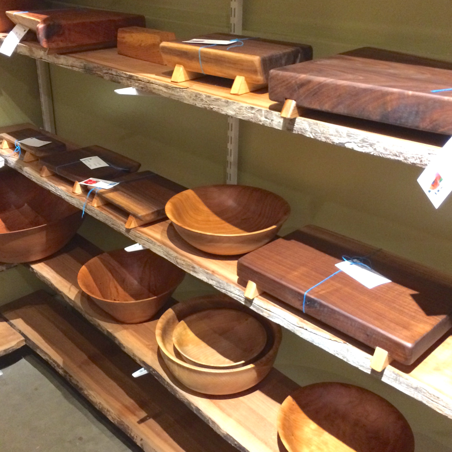 Last Minute Gift Idea: Locally Made Wooden Bowls and Trays